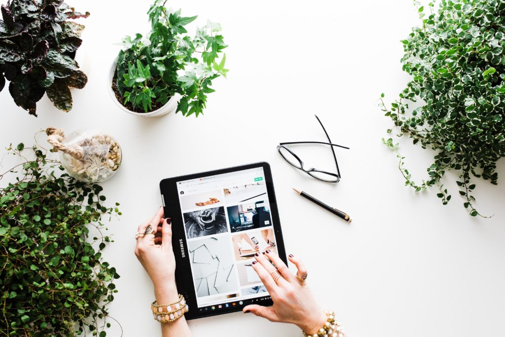 How to Sell Products Online Without Inventory (4 Great Ideas) How to Sell Products Online Without Inventory (4 Great Ideas)